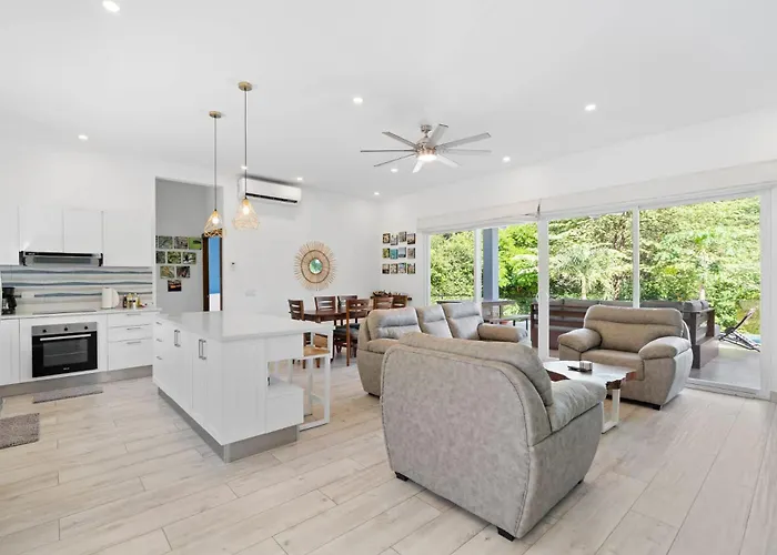 Luxurious With Bright, Modern Design And Private Infinity Pool In High-end Community Ferienhaus Playa Flamingo